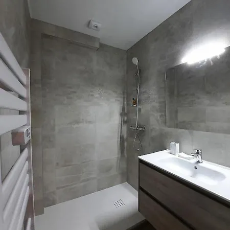 Bel Idealement Situe & Petite Vue Mer Apartment Cancale